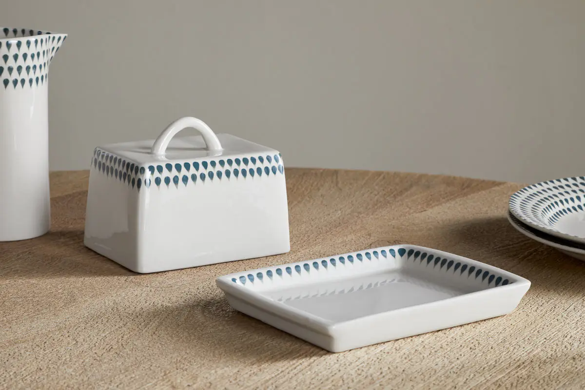 Nkuku - Juniper Drop Butter Dish - Cream & Juniper