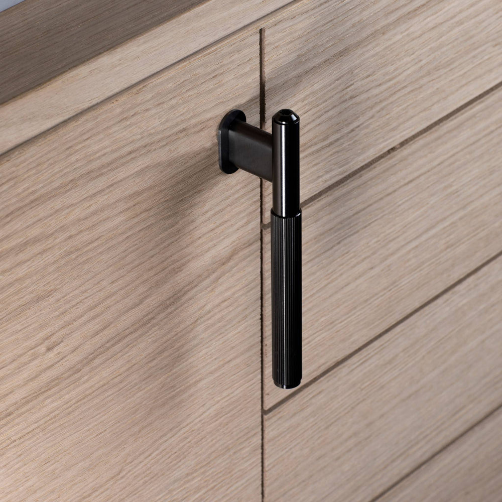 Buster & Punch - L-Bar Linear - Black