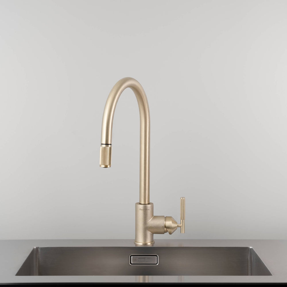 Buster & Punch - UK Kitchen Tap Linear - Pull-Out Mixer - Brass