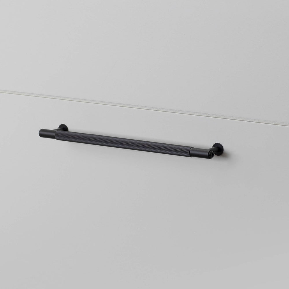 Buster & Punch - Pull Bar Linear - Black - Medium