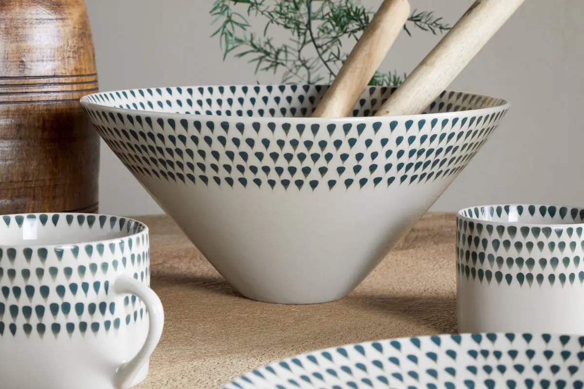 Nkuku - Juniper Drop Serving Bowl - Cream & Juniper - Medium