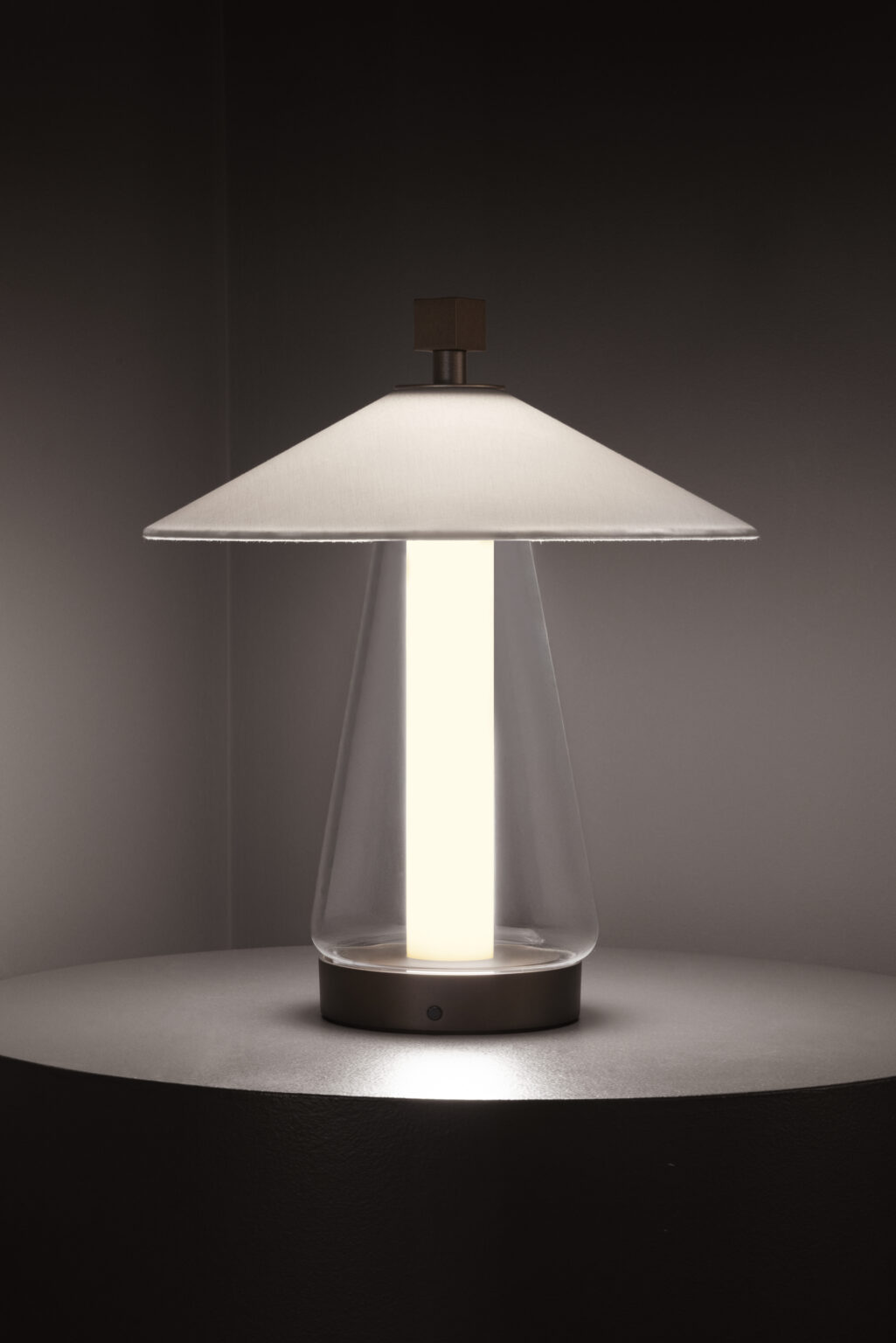 Contardi Asia Table Lamp Small - Champagne Frame - White Cotton Shade - Clear Glass Diffuser