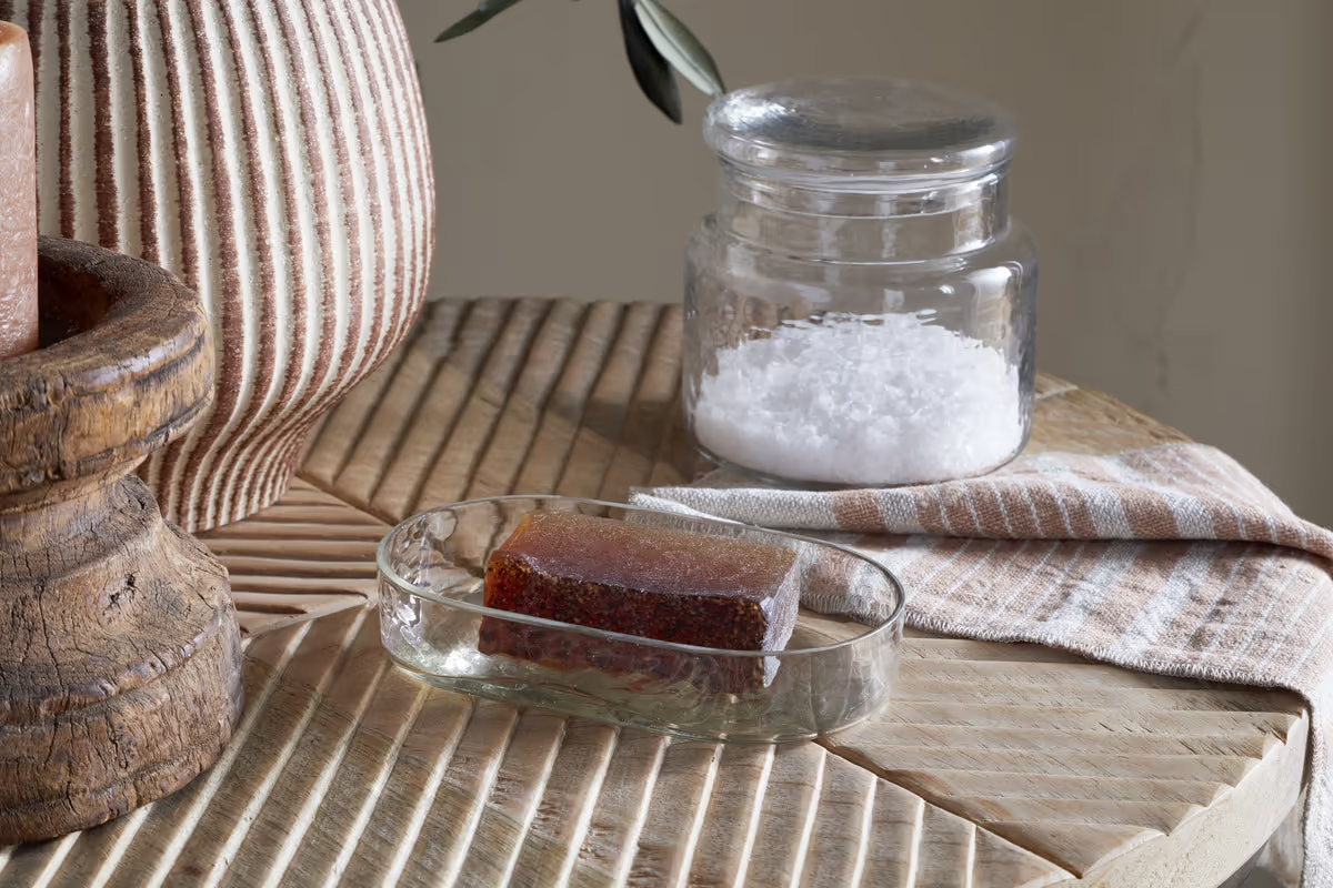 Nkuku - Ilcoso Recycled Hammered Glass Soap Dish - Clear