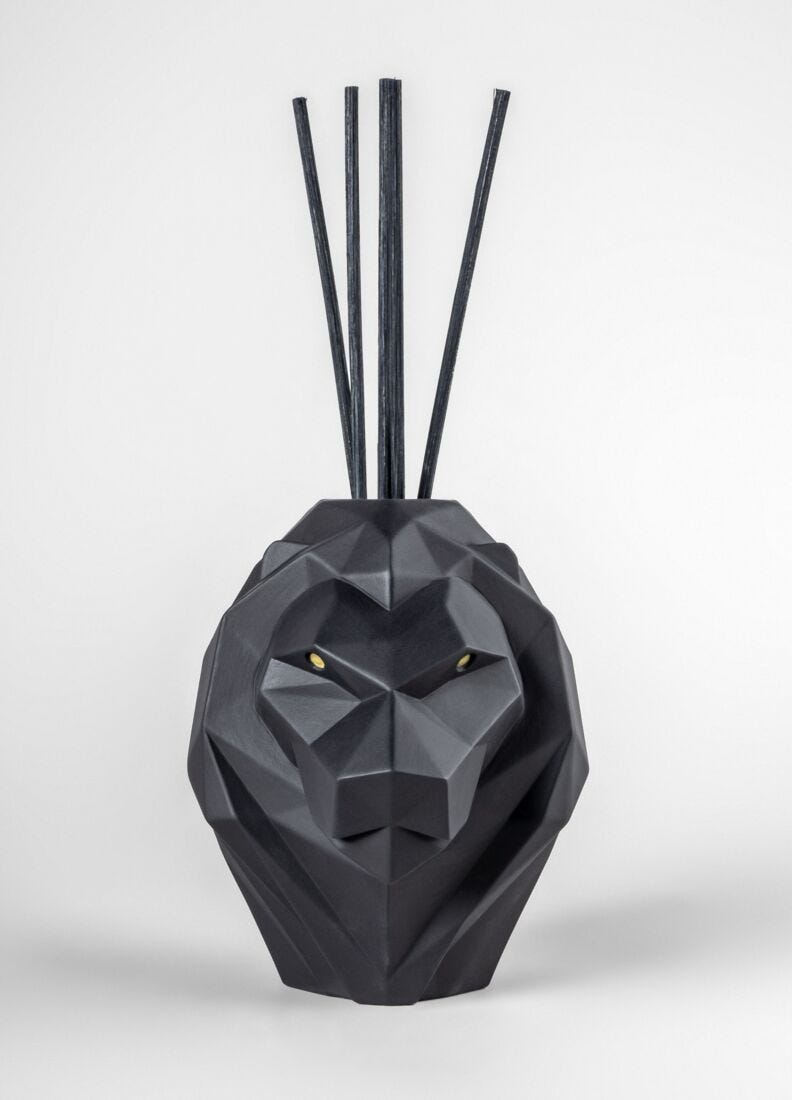 Lladró - Lion Perfume Diffuser - Unbreakable Spirit Scent