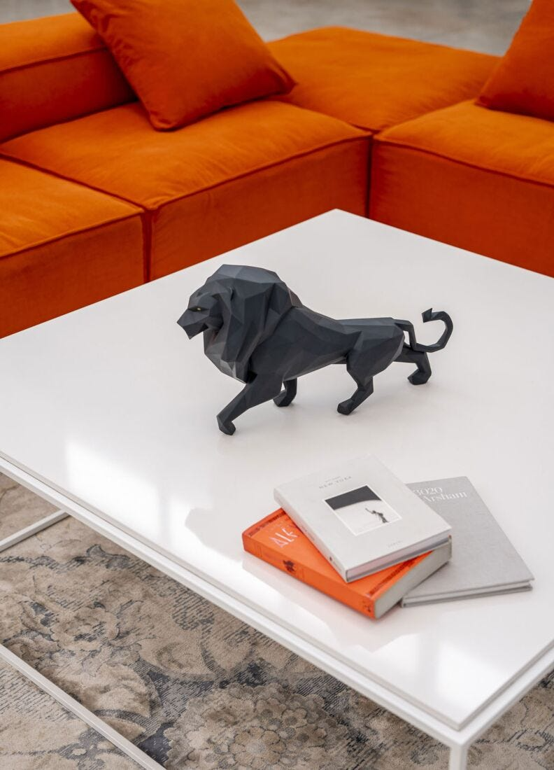 Lladró - Lion Sculpture - Matte Black