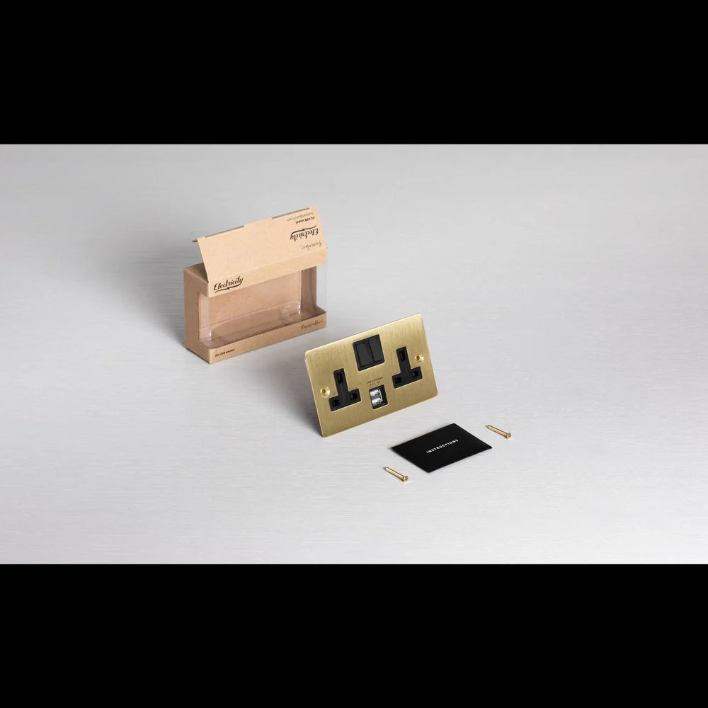 Buster & Punch 2G UK Plug Socket / USB - 2G W/USB - Brass
