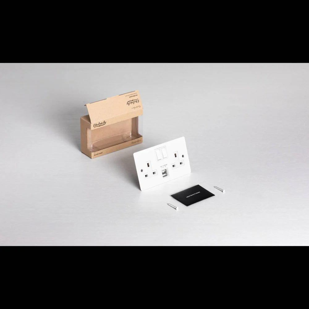 Buster & Punch 2G UK Plug Socket / USB - 2G W/USB - White