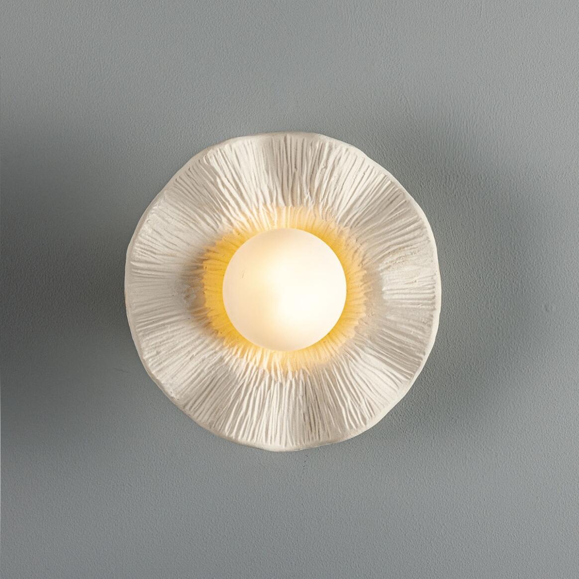 Mullan - Rivale Wall Light with Wavy Ceramic Shade Matte White Striped 21cm IP20 - Polished Brass Finish