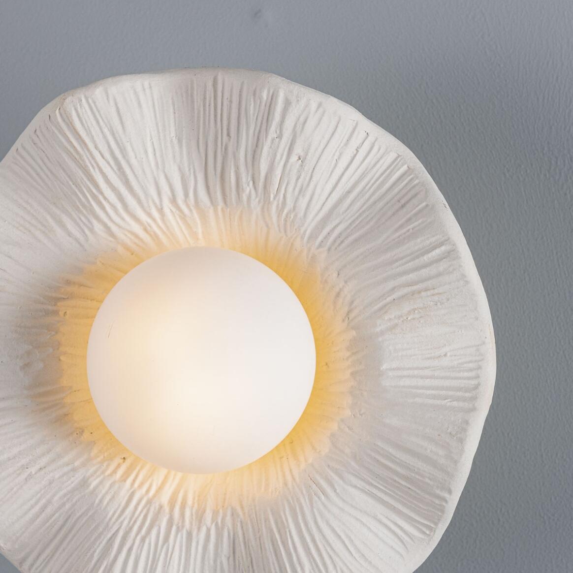 Mullan - Rivale Wall Light with Wavy Ceramic Shade Matte White Striped 21cm IP20 - Polished Brass Finish