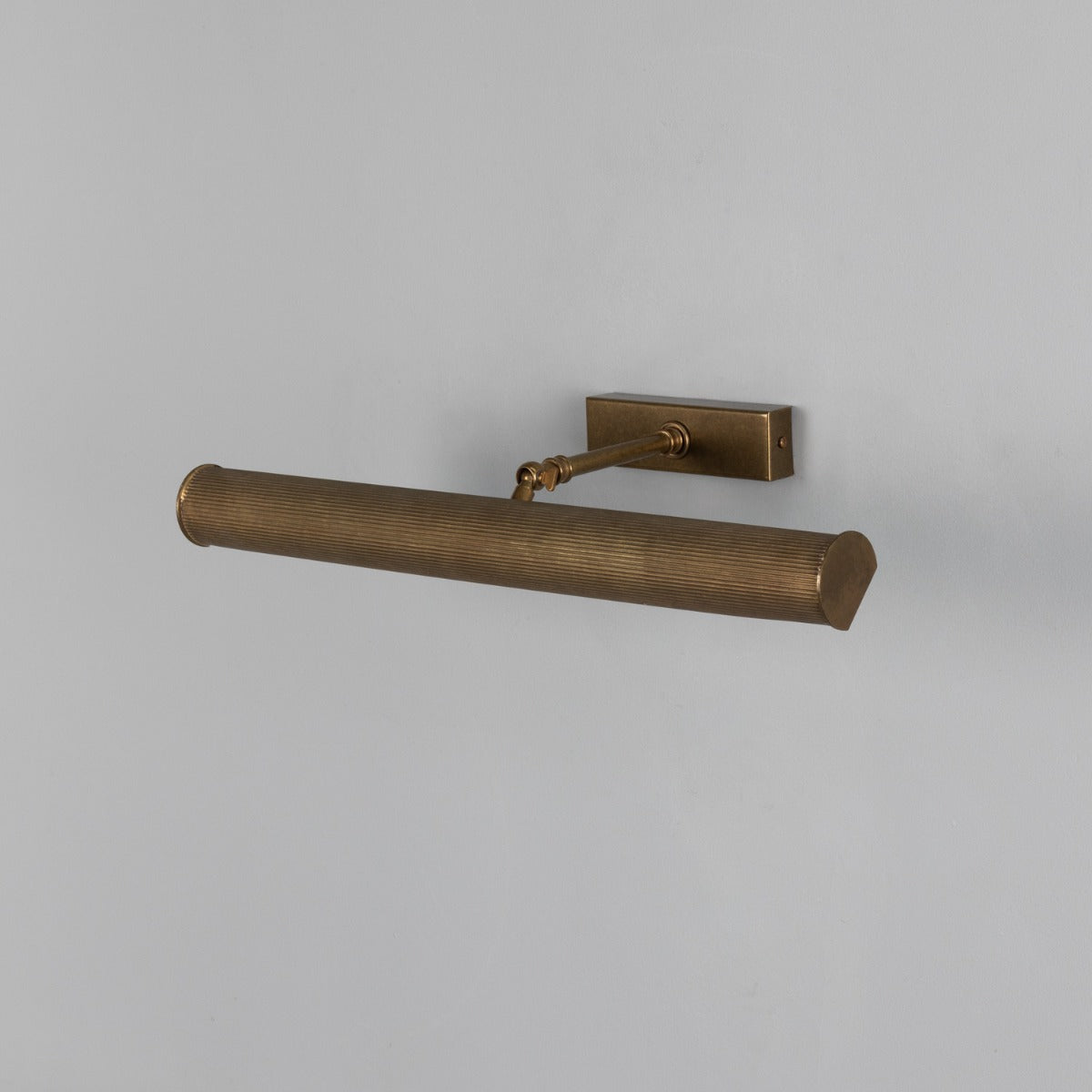 Mullan - Cambridge Adjustable Reeded Brass Picture Light 50.5cm IP20 - Antique Brass Finish