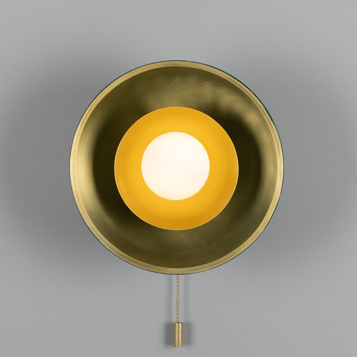 Mullan - Marrakesh Art Deco Wall Light with Pull Chain 25cm IP20 - Satin Brass And Powder Coated Racing Green Finish