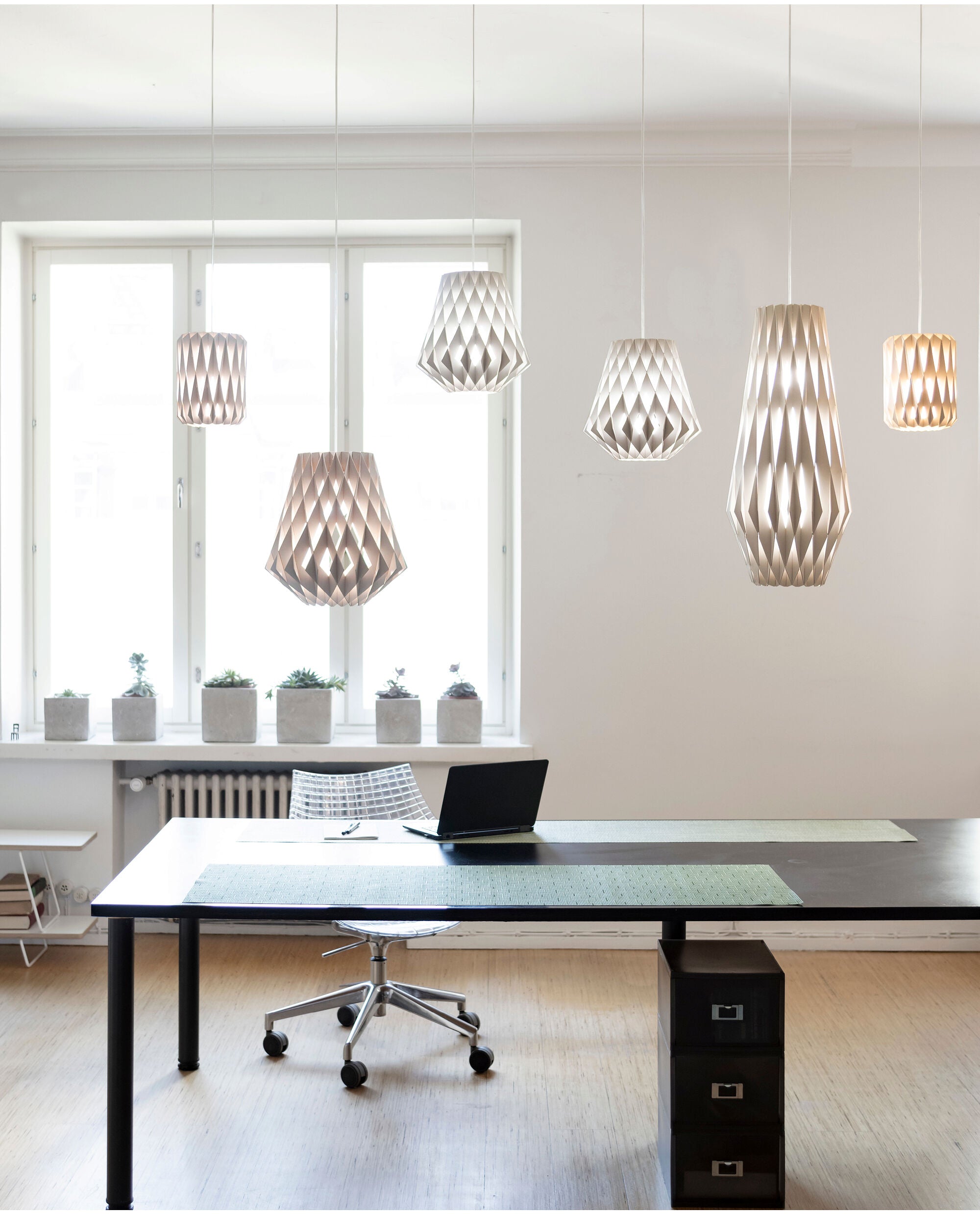 Pilke Signature 36 pendant light