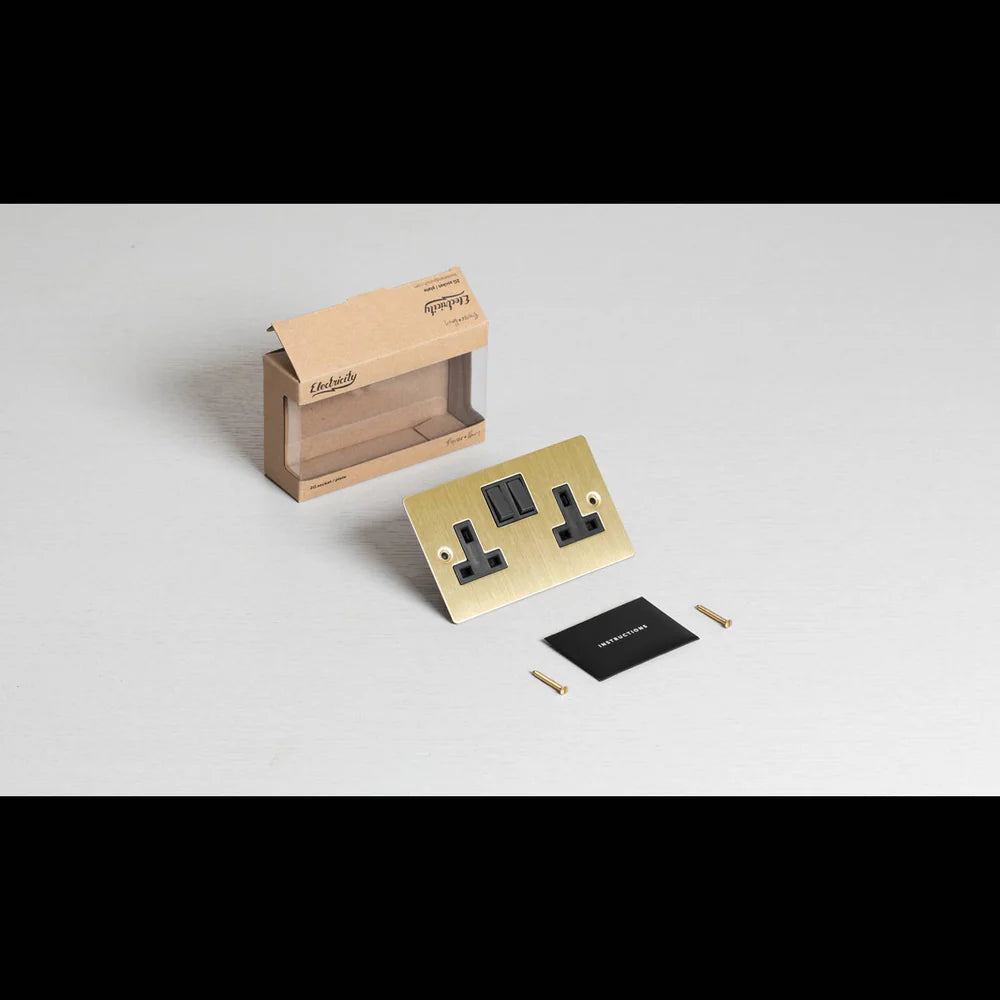 Buster & Punch 2G UK Plug Socket - 2G - Brass