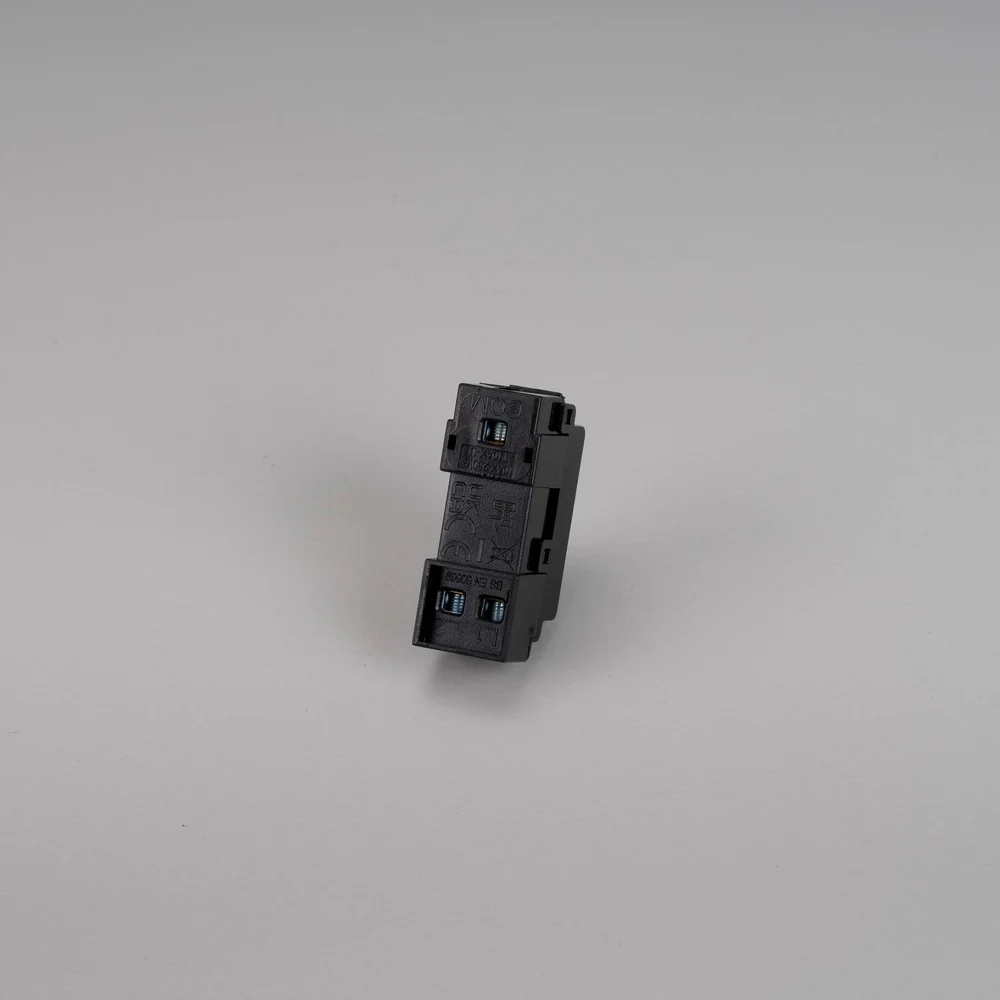Buster & Punch - Toggle Module Retractive - Black Finish