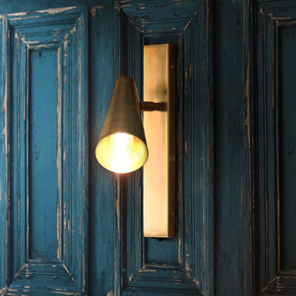 Pooky - Victor Wall Light - Antique Brass